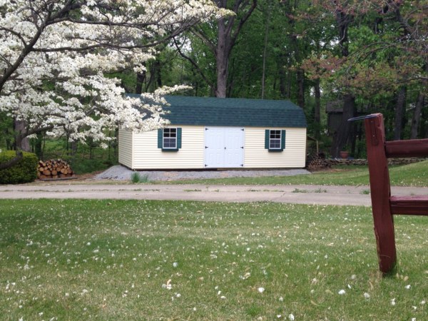 Heritage Cream Vinyl & Green Shingles