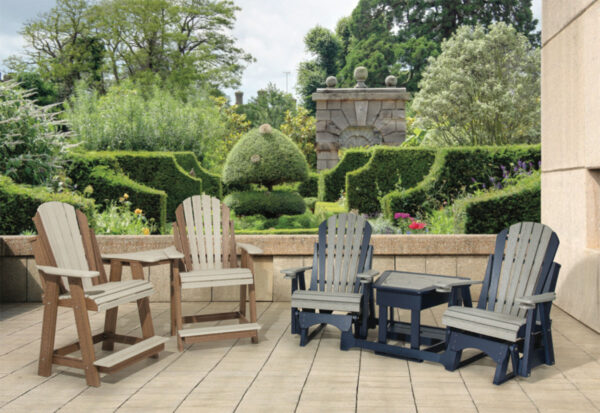 Standard Deck Chairs with Footrest and Sunburst Table