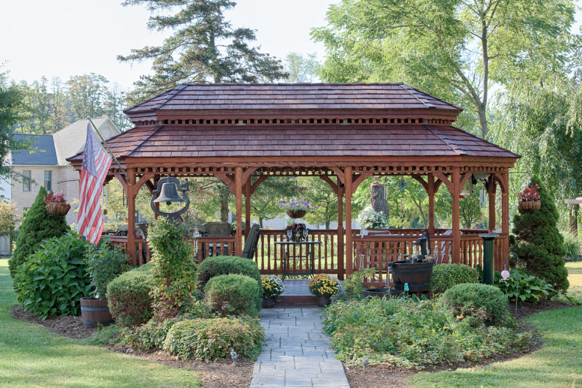 New England Style with Wood (Canyon Brown Stain) & Cedar Shakes