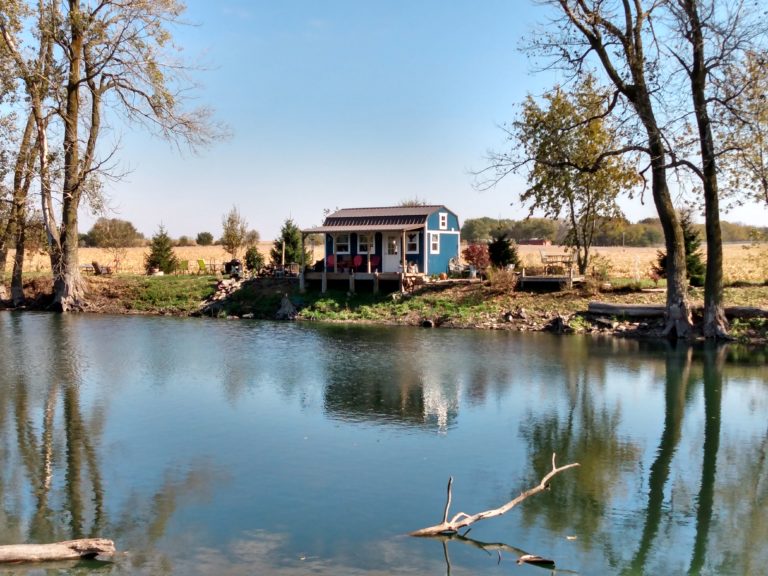 Lofted Side Porch Cabin by lake