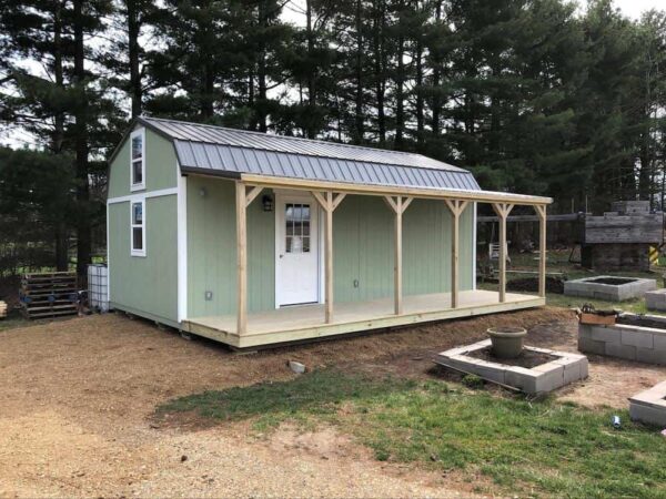 wooden shed 2 min