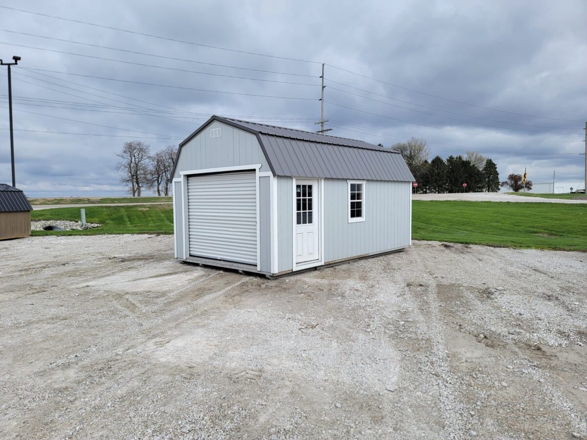Lofted Garage: 12' x 20'