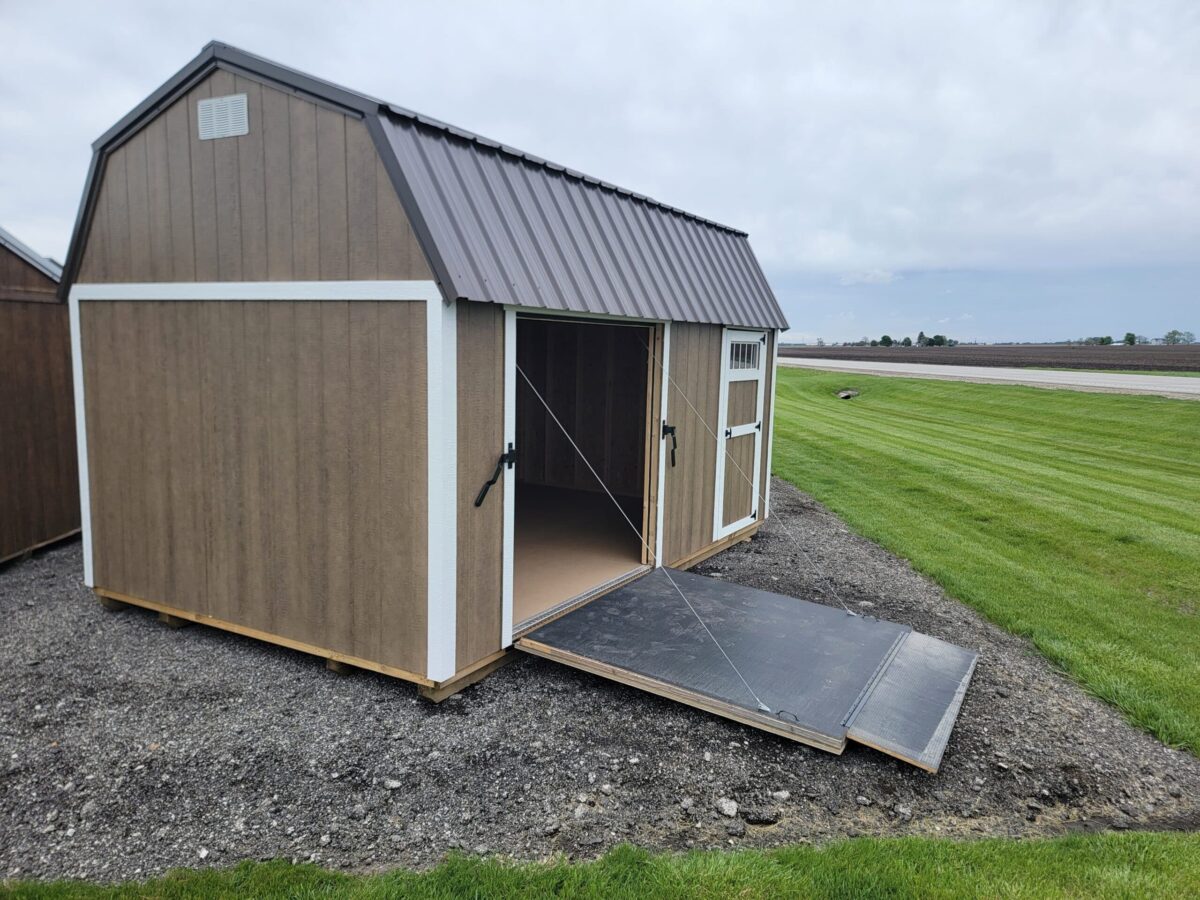 Lofted Barn: 10' x 16'