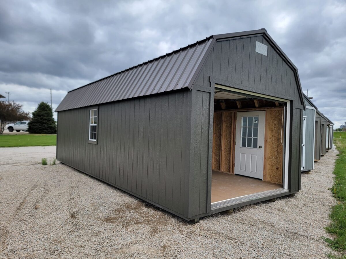 Lofted Garage: 12' x 28'